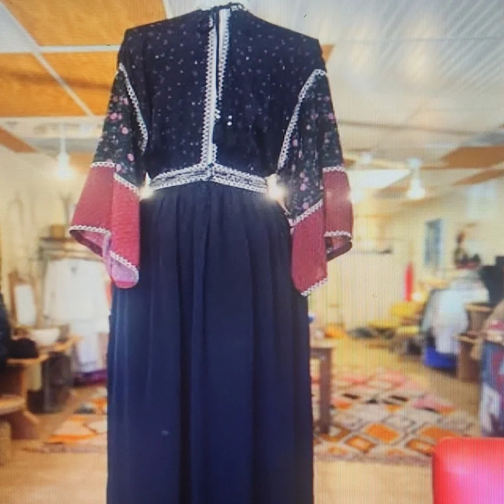 ISO!! - Picture 3 of 4